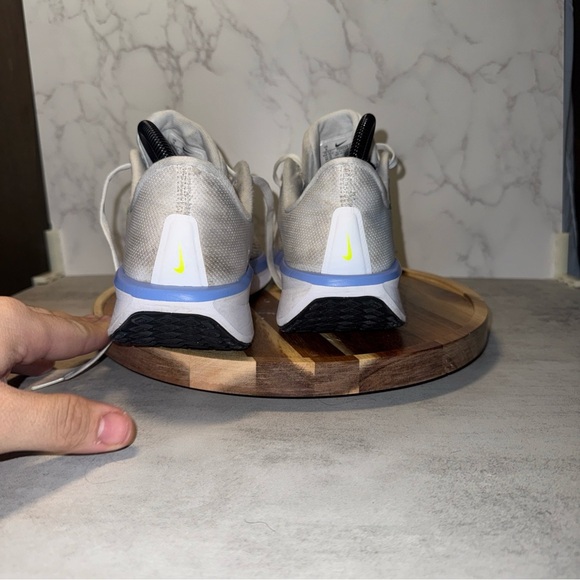 Nike Women’s Size 9.0 Quest Gray Athletic Running Shoes - Picture 3 of 6